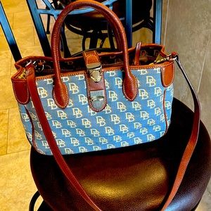Dooney and Bourke medium size bag